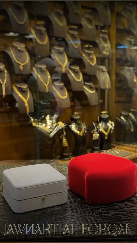 بساطة التصميم… وقوة الحضور ✨
أساور المسمار، اختيار للي بحبوا الذهب الأنيق بأسلوب مختلف 💛
جوهرة الفرقان 💎
للذهب والمجوهرات ✨
العنوان:
حلب-الفرقان-شارع تجميل حلب العلمي- مقابل مختار حيّ الفرقان.
ز