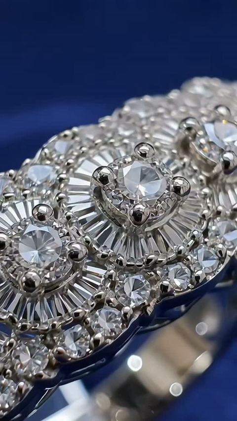 Classy Natural diamonds engagement ring
#wedding #nature #الماس #مجوهرات #diamond