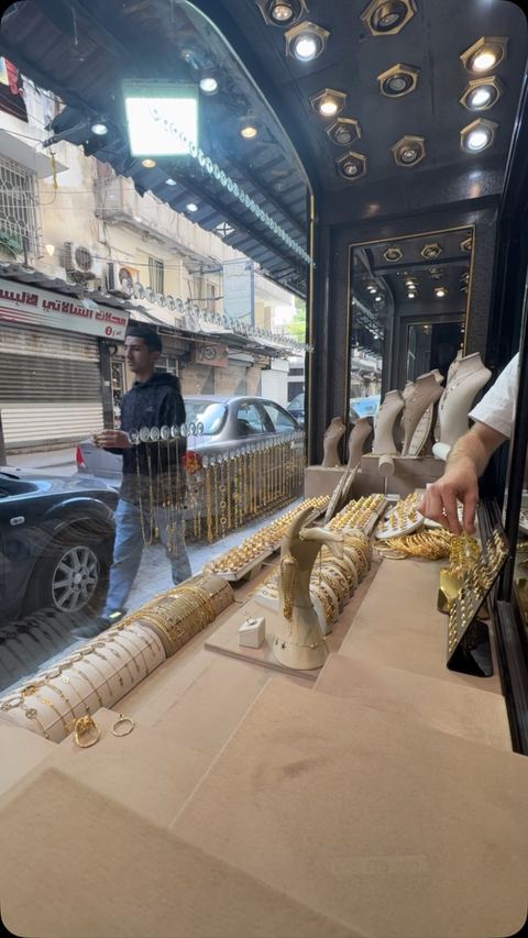 مجوهرات_السعيد_💎
.
.
.
Alsaed.jewellery1
#syria #lattakia #gold #jewellery #diamonds #zerkon #opal #woman #diamond #bvlgari #cartier #versace #cd #سوريا #اللاذقية #مجوهرات #ذهب #monako #الماس #عيار