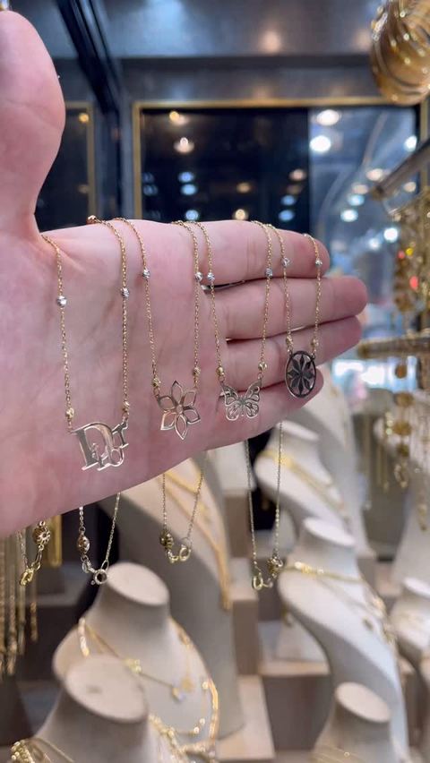 مجوهرات_السعيد_💎
.
.
.
Alsaed.jewellery1
#syria #lattakia #gold #jewellery #diamonds #zerkon #opal #woman #diamond #bvlgari #cartier #versace #cd #سوريا #اللاذقية #مجوهرات #ذهب #monako #الماس #عيار