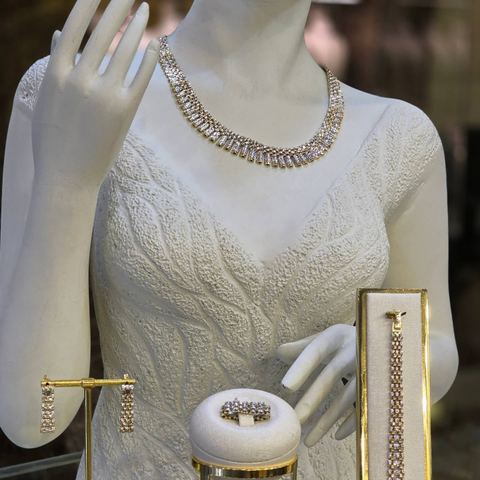 Photo by مجوهرات طيبة - الموكامبو on September 09, 2026. May be an image of ring, bangle, display case and text.