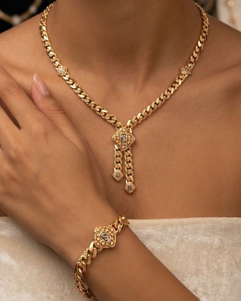 Photo by مجوهرات عفيف - Afif Jewelry on August 12, 2026. May be an image of jewellery, bangle and text.