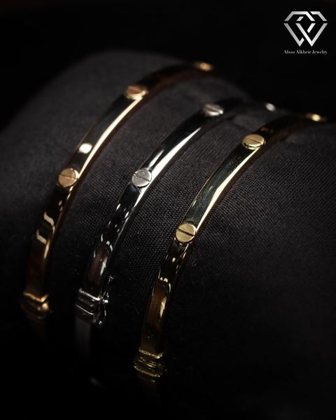 One is not enough 😎🤭.
#gold #goldbracelet #goldring #jewlery #stylish #finejewelry #waboualkheirjewelry #goldsets #goldbangles #ذهب #اساور #مجوهرات_وائل_ابوالخير #خواتم #دمشق #سوريا #damascus #syria