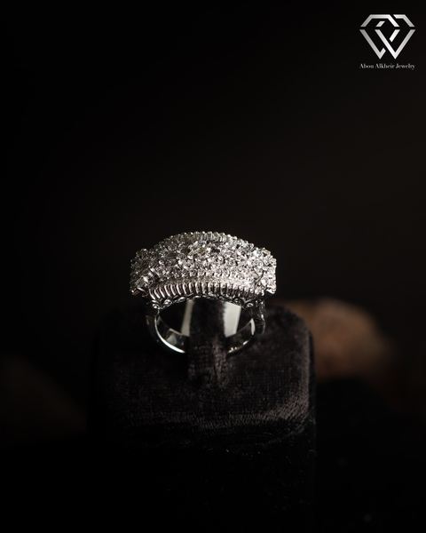 Brilliance and sparkling in one peace. Find out our new collection for summer 2024.
#diamonds #diamondring #diamondsetting #sparkling #brilliants #highjewelry #waboualkheirjewelry #gold #whitegold #sy
