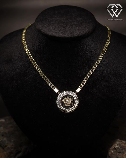 18k yellow gold necklace.
#gold #yellowgold #necklace #ring #bracelet #diamond #diamondring #diamondbracelet #jewelry #waboualkheirjewelry #damascus #syria #ذهب #اساور #مجوهرات #الماس #مجوهرات_وائل_اب